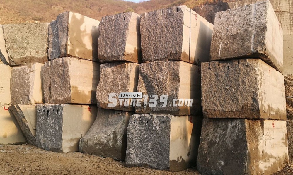 廣西芝麻黑（鐘山青）礦區(qū)一手報(bào)價(jià)！可完美替代福建長泰G654！